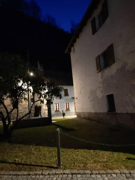 Armonia Edificio Storico Del 1563. Apartment Cevio Luaran gambar